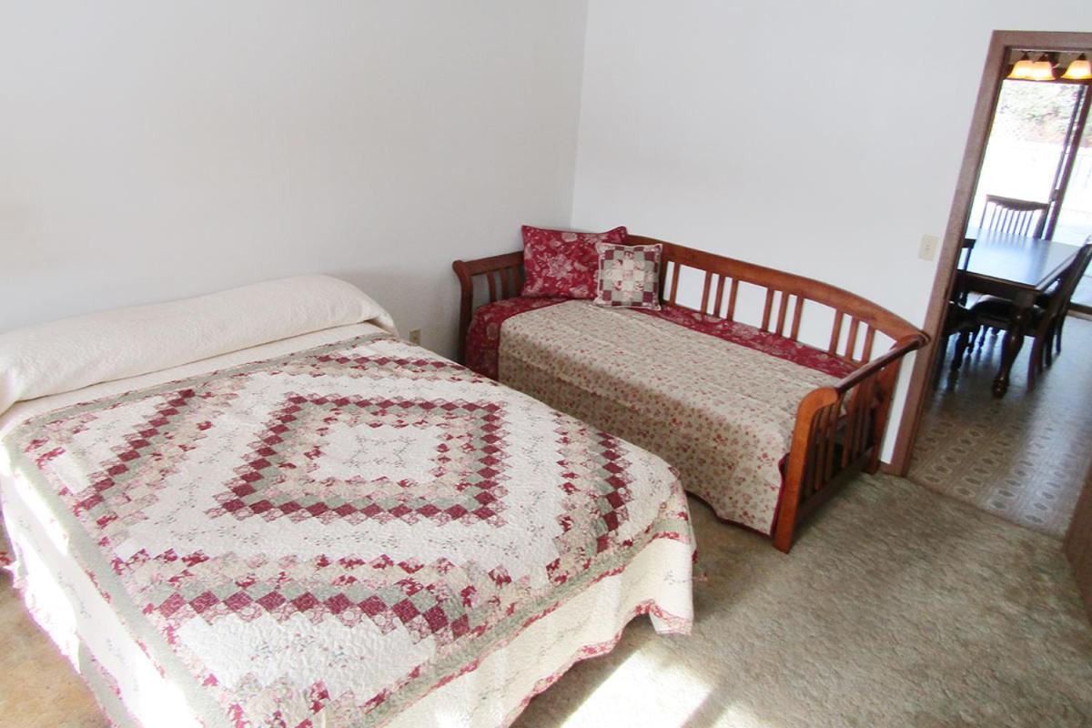 Freedom Ridge Cabins Хил Сити Екстериор снимка