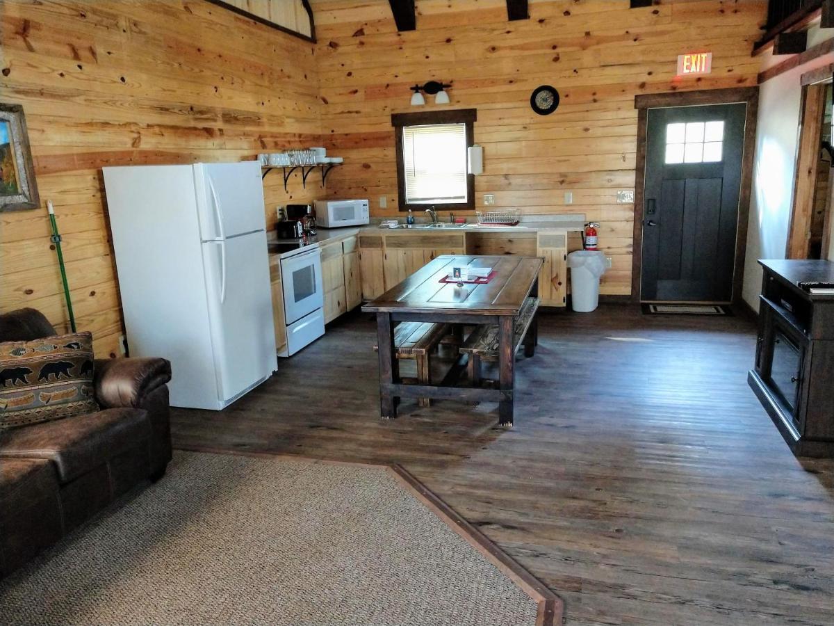 Freedom Ridge Cabins Хил Сити Екстериор снимка